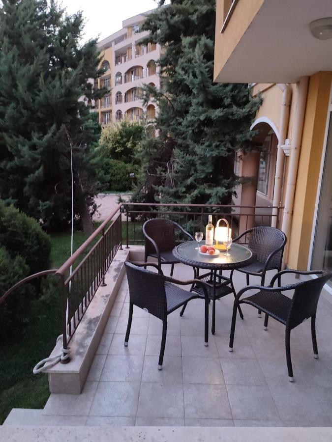 Midia Grand Resort, Terrassen Paradies Apartment Aheloy Bagian luar foto